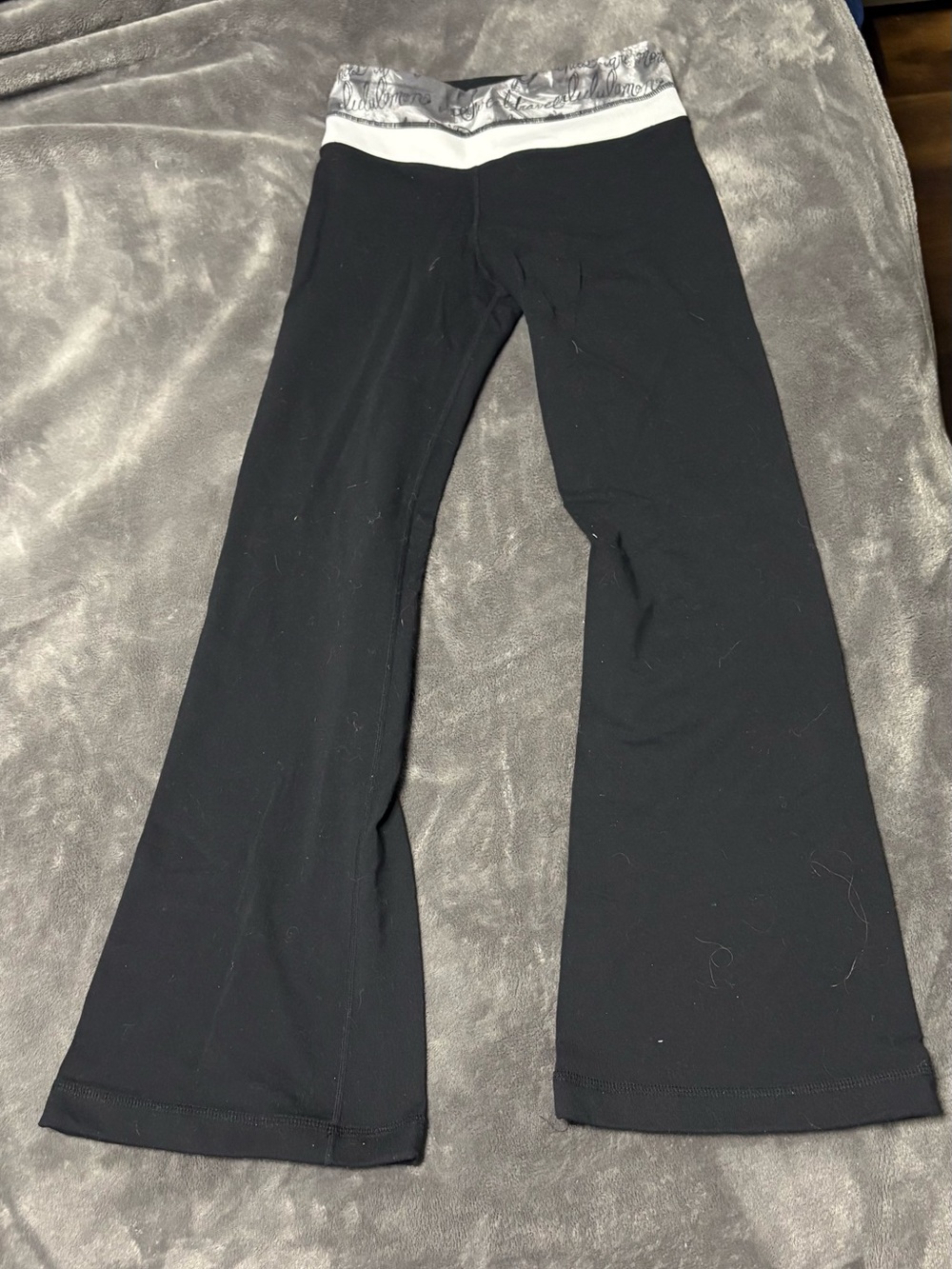 Lululemon groove pants in black white  manifesto slate size 2
